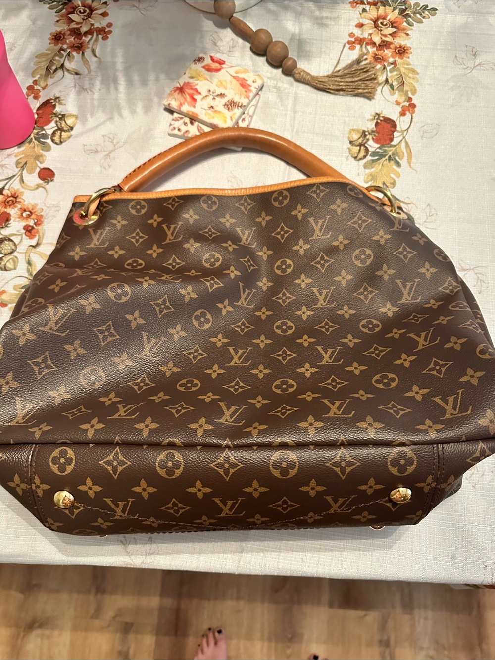 Authentic Louis Vuitton Monogram Canvas Hobo Shoulder Bag in Brown and Tan - Picture 6 of 12